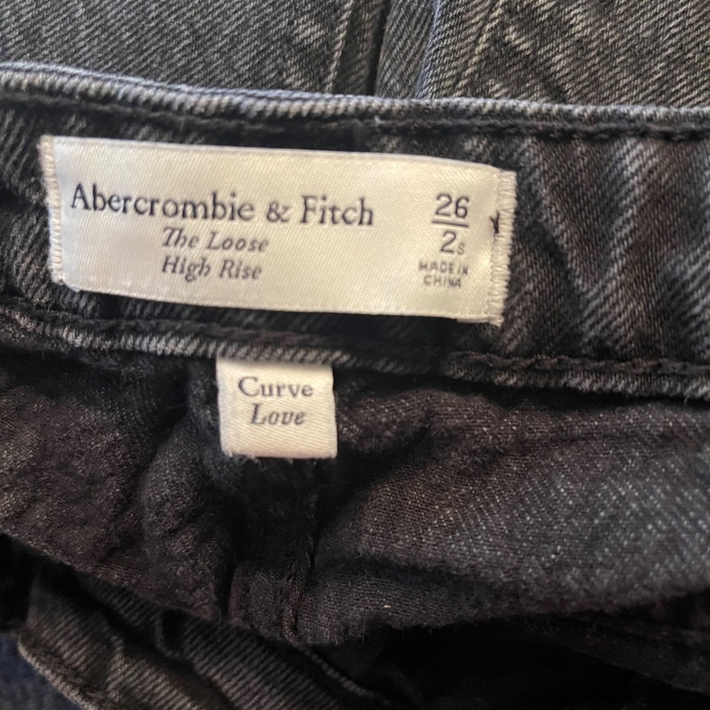 Abercrombie & Fitch The Loose High Rise Washed Black Jeans  26S